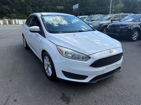 Used 2016 Ford Focus SE w/ SE Cold Weather Package image 3