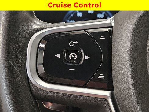 Used 2019 Volvo S60 T5 R-Design image 30