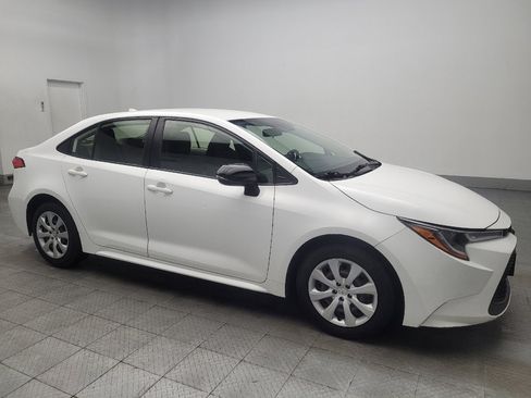 Used 2022 Toyota Corolla LE image 11