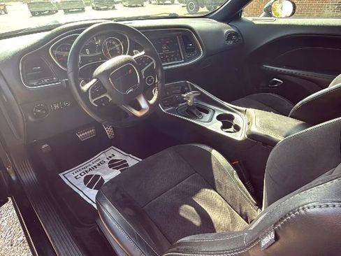 Used 2016 Dodge Challenger R/T Scat Pack RWD image 16