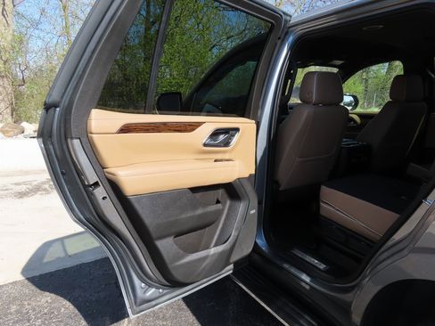 Used 2022 Chevrolet Tahoe Premier AWD/4WD image 30