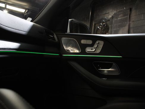 Used 2023 Mercedes-Benz GLS 450 4MATIC image 84