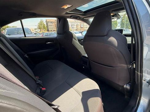 Used 2020 Toyota Corolla SE w/ SE Premium Package FWD image 18