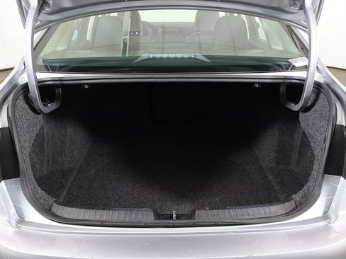 Used 2024 Volkswagen Jetta SE FWD image 18