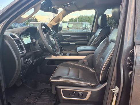 Used 2019 RAM 1500 Laramie AWD/4WD image 13