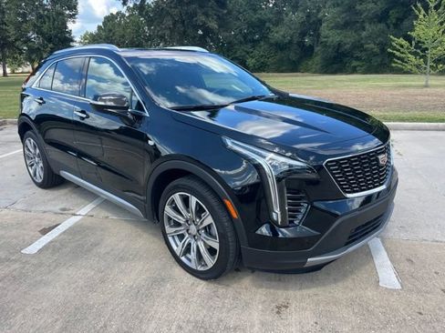 Used 2023 Cadillac XT4 Premium Luxury w/ Technology Package FWD image 10