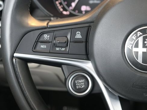 Used 2019 Alfa Romeo Giulia Ti AWD/4WD image 46
