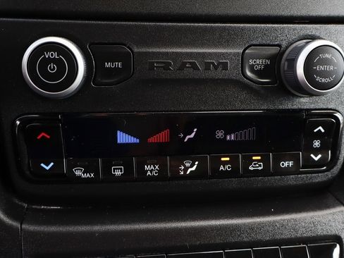 Used 2025 RAM ProMaster 3500 w/ Convenience Group image 40