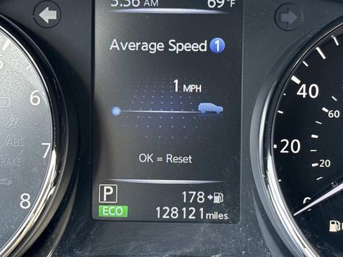 Used 2017 Nissan Rogue SV image 41