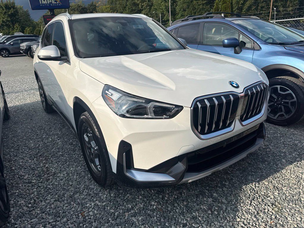 Used 2023 BMW X1 xDrive28i w/ Convenience Package AWD/4WD image 2