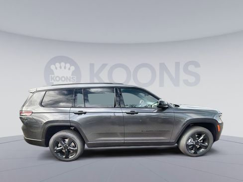 New 2025 Jeep Grand Cherokee L Altitude image 8