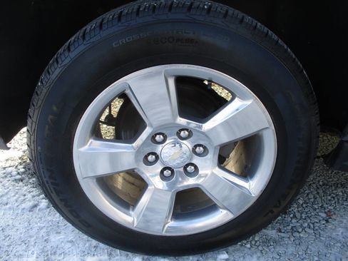 Used 2019 Chevrolet Suburban LT image 37