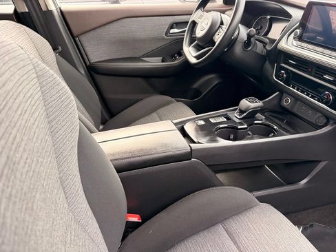 Certified 2023 Nissan Rogue SV FWD image 11