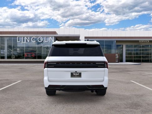 New 2026 Lincoln Navigator Premiere AWD/4WD image 6