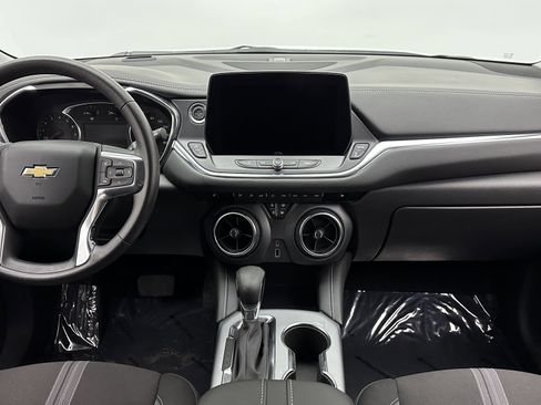 Used 2025 Chevrolet Blazer LT image 25