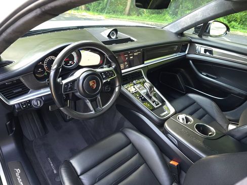 Used 2018 Porsche Panamera Turbo w/ Sport Package AWD/4WD image 2