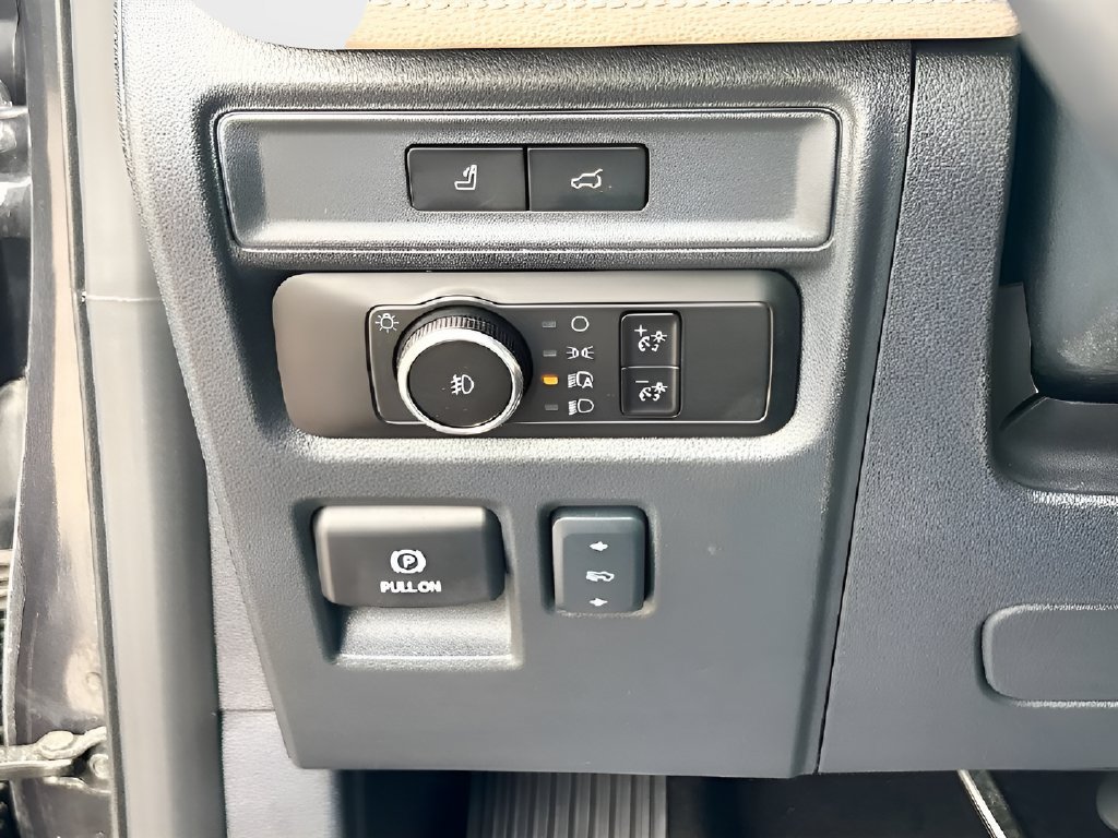 Used 2024 Ford Expedition Limited RWD image 10