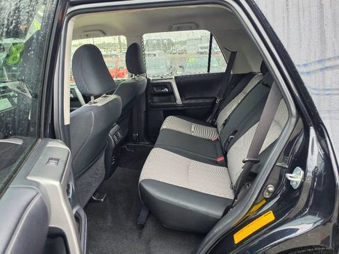 Used 2018 Toyota 4Runner SR5 AWD/4WD image 22