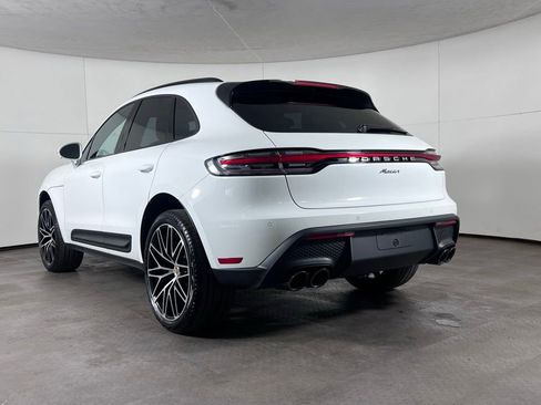 Certified 2026 Porsche Macan AWD/4WD image 3
