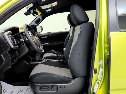 Used 2023 Toyota Tacoma TRD Off-Road w/ Technology Package image 24