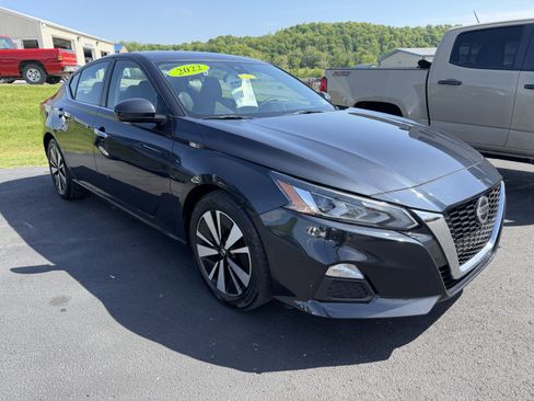 Used 2022 Nissan Altima 2.5 SV FWD image 2