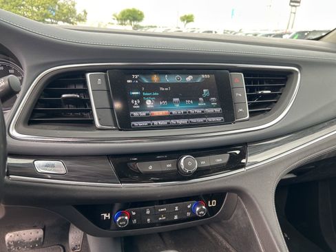 Used 2019 Buick Enclave Premium image 18
