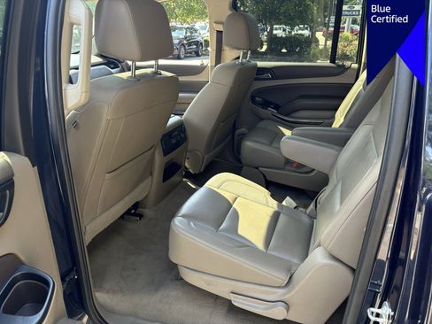 Used 2020 Chevrolet Suburban LT w/ Luxury Package AWD/4WD image 11