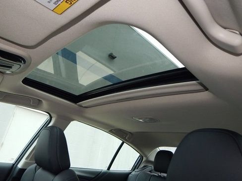 Certified 2025 Subaru Legacy Limited AWD/4WD image 15