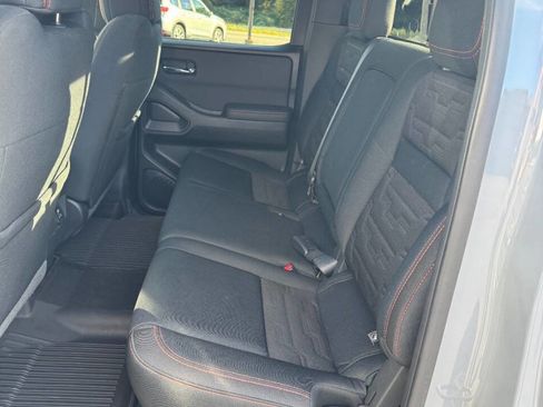 Used 2022 Nissan Frontier PRO-4X image 13