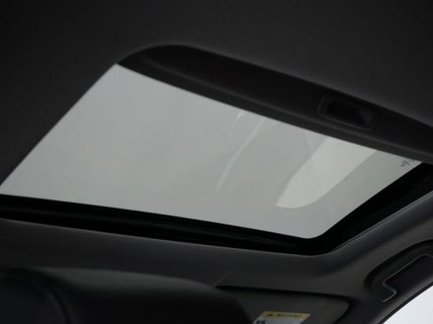 Used 2020 Honda CR-V Touring image 4