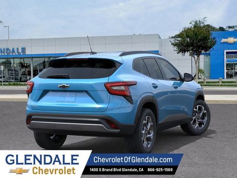 New 2026 Chevrolet Trax LT w/ Driver Confidence Package FWD image 4
