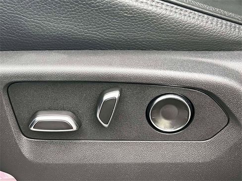 Used 2025 GMC Yukon XL Denali image 19