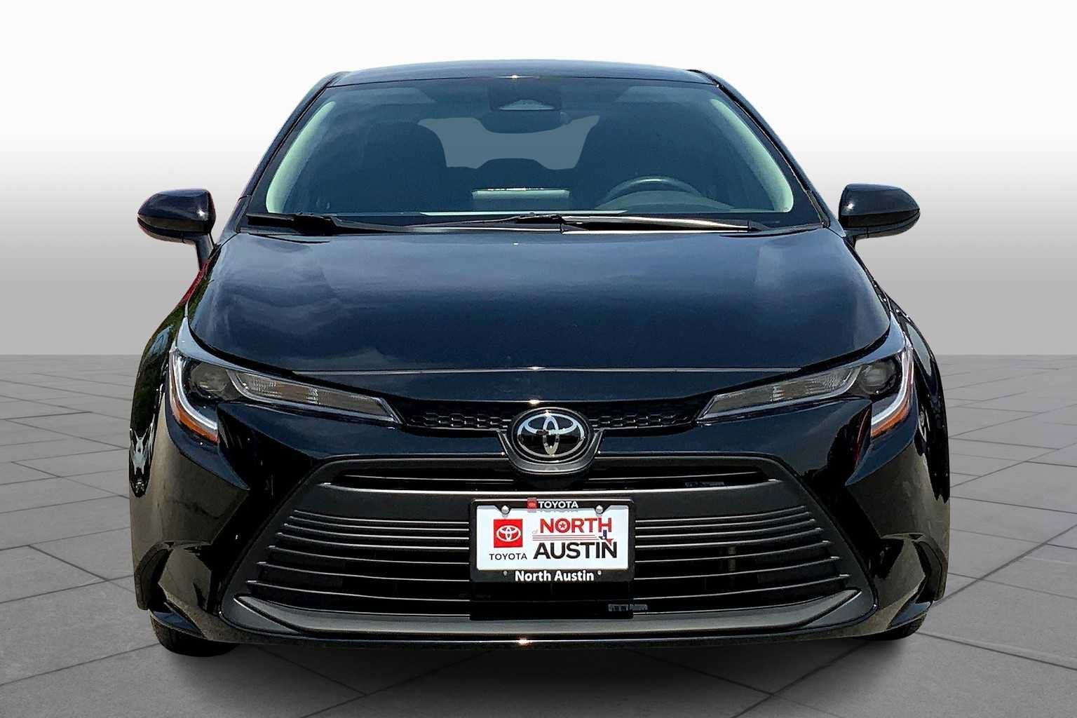 Used 2023 Toyota Corolla LE FWD image 4