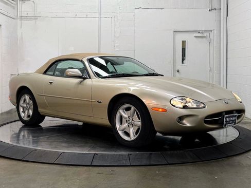 Used 1999 Jaguar XK8 Convertible image 30