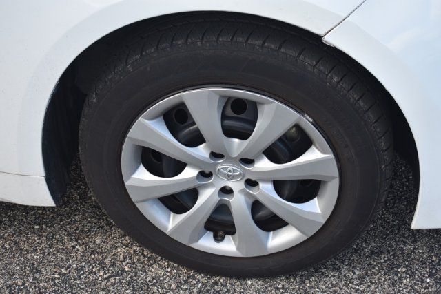 Used 2022 Toyota Corolla LE FWD image 12
