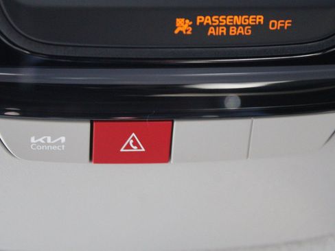 New 2025 Kia Niro EX Touring image 48