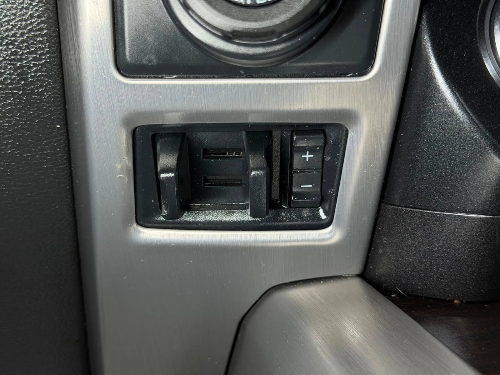 Used 2016 Ford F150 Platinum w/ Equipment Group 701A Luxury AWD/4WD image 34