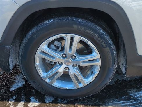 Certified 2022 GMC Terrain SLE w/ Driver Convenience Package image 32