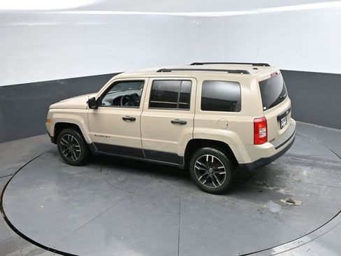 Used 2017 Jeep Patriot Sport FWD image 34