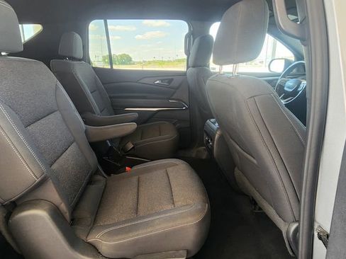 Used 2024 Chevrolet Traverse LT FWD image 24