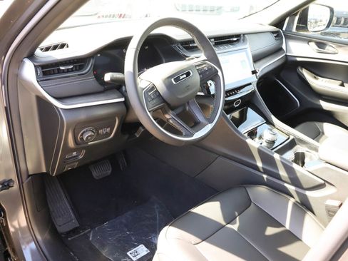 New 2026 Jeep Grand Cherokee Limited w/ Limited Altitude Package AWD/4WD image 4