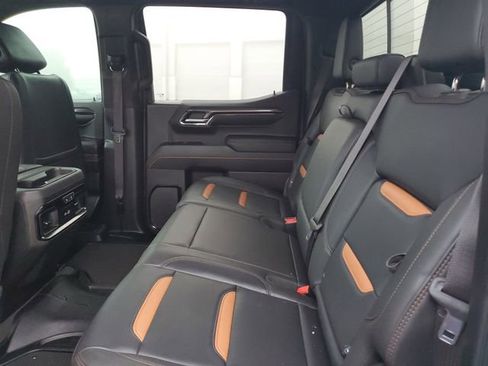 Used 2022 GMC Sierra 1500 AT4 w/ AT4 Premium Package image 11