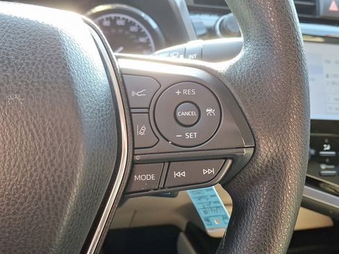 Used 2019 Toyota Camry LE image 21