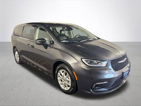 Certified 2023 Chrysler Pacifica Touring-L FWD image 5