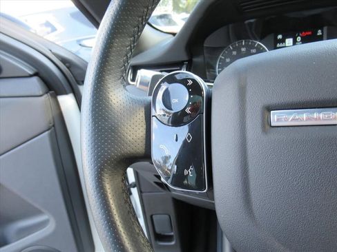 Used 2020 Land Rover Range Rover Evoque R-Dynamic S image 18