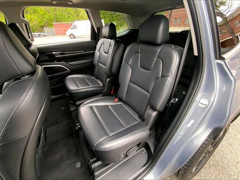 Used 2025 Kia Telluride S image 21