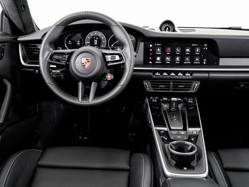 Used 2025 Porsche 911 Carrera 4 GTS image 18