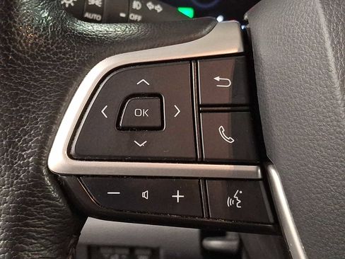 Used 2021 Toyota Sienna XLE w/ XLE Plus Package image 19