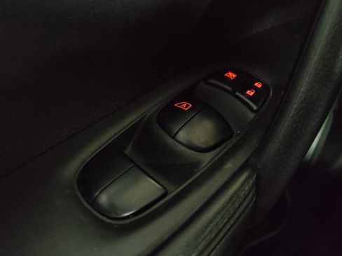Used 2020 Nissan Rogue SV AWD/4WD image 27