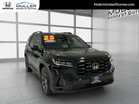 Certified 2025 Honda Pilot Sport image 1